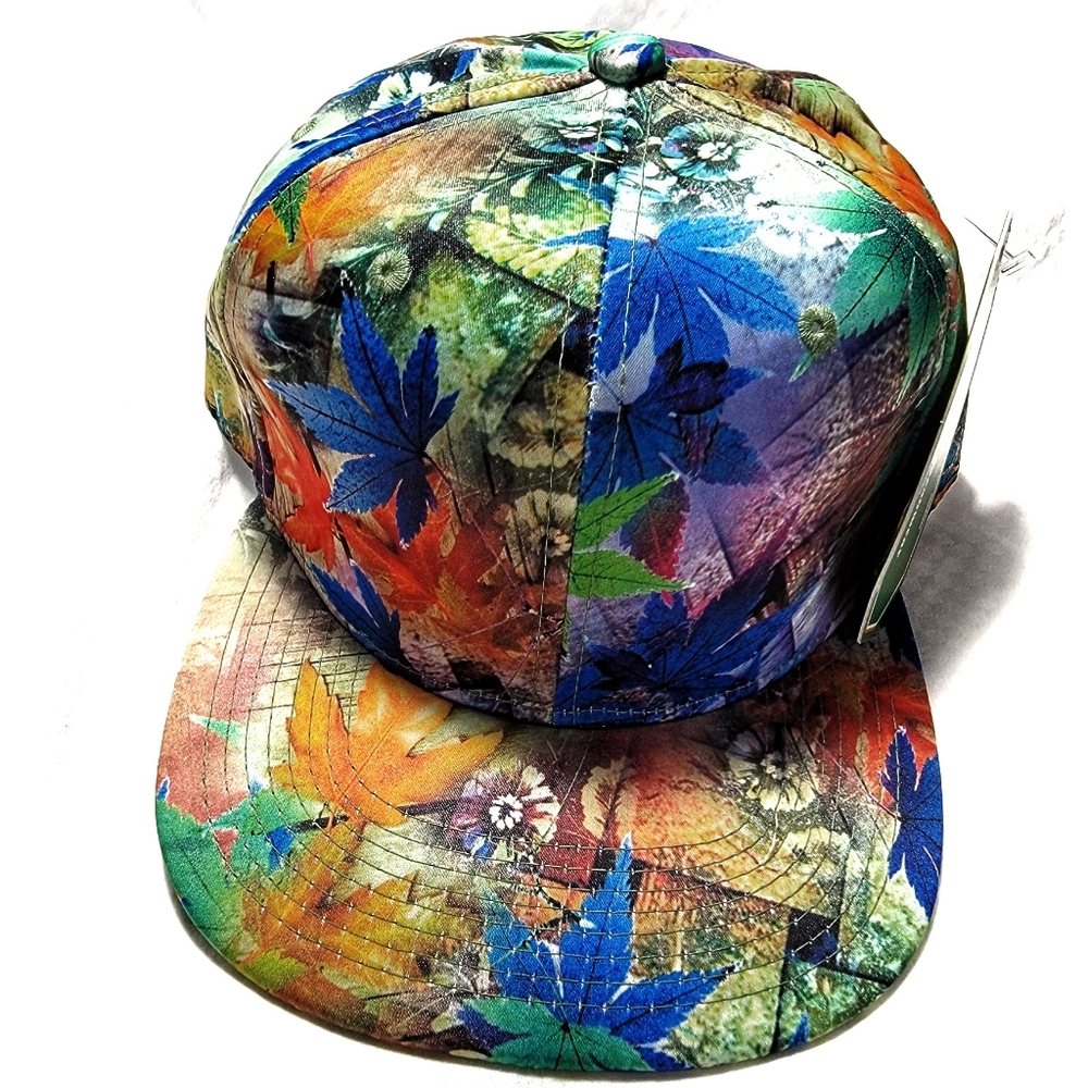 ``H25463 NWT Snapback Cap - Multicolor Oak Leaves Design